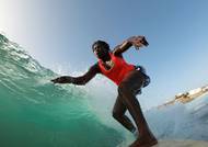 "Vždycky, když se ráno probudím, říkám si: 'Khadjou, nevzdávej to. Ať si lidi říkají, co chtějí. Neposlouchej je. Snaž se, aby si díky tobě kdokoli na světě mohl říct, že může surfovat stejně jako ty.'"