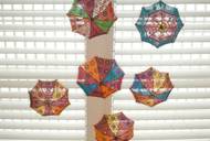 Dominantou budovy je atrium s proskleným světlíkem a barevnými deštníky. Půlkruhová část domu dříve vítala klienty, kteří netrpělivě čekali, až se v bance uvolní některá z přepážek, dnes v ní mohou lidé klidně jen tak lelkovat.