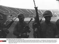 Současný prezident nyní podepsal zákon, který má usnadnit pátrání po obětech. Našel se jen zlomek z nich a lidé často museli po jejich ostatcích pátrat na vlastní pěst. "Mnoho z nás se narodilo se strachem a věcmi, o kterých se nemluví," popsala Constanza Michelsonová, psychoanalytička a spisovatelka.