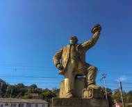 "Jan Welzl - polarňi cesovatel oznamuje městu Zábřehu a jeho známím a Kamarádům: děkuji mnohokráte včeckym přátelům který mně na moem odcestovaňi na nadraži vyprovodili, na tu obrovskou cestu do dalekého severu. To vyprovozeni bylo naramně slabe. To nebylo také požadani poněvač jsem skrz ty dlouhý roky, co jsem pro žil těch polarňich Krajinách neznamym skorem každému člověku v Zabřeze," sdělil Welzl když se se svým rodištěm v roce 1929 loučil nadobro. Zemřel v osmdesáti letech v kanadském Dawson City, kde prožil své poslední roky.