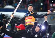 Kobajašiho jízda zastínila ostatní výsledky z Turné 2019, přesto český fanoušek se slzou v oku vzpomíná na celkové páté místo Romana Koudelky. Podobný český výsledek v aktuálním vydání závodu by byl mimořádným překvapením. Vedle Koudelky budou na startu ještě Viktor Polášek a Filip Sakala.