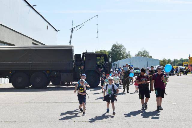 Den otevřených dveří u 102. průzkumného praporu pořádaný jako již tradičně při příležitosti Mezinárodního dne dětí se opět těšil obrovskému zájmu malých i velkých návštěvníků.
                              Číst dál...