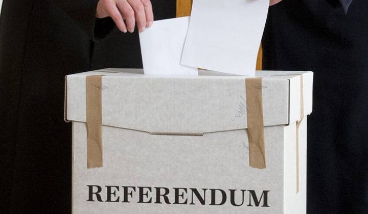 Prezidentka Slovenskej republiky rozhodnutím č. 362/2022 Z. z.,
	na základe petície občanov prijatej 24. augusta 2022 vyhlásila
	referendum
	a určila deň jeho konania

	na sobotu 21. januára 2023
	 Referendum sa koná od 07.00 h do 22.00 h

	 



	V referende voliči rozhodnú o otázke:

	„Súhlasíte s tým, že predčasné skončenie volebného obdobia Národ...