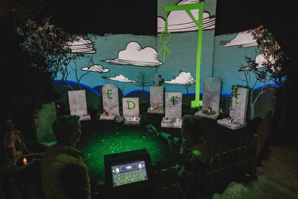 Už od února tohoto roku až do konce prázdnin je možné navštívit výstavu DEPO2015 Lovci znaků.