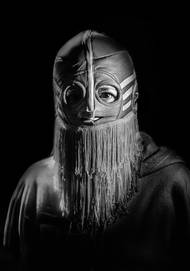 AustinTV. Ukázka z výstavy fotografií Vojtěcha Vlka nazvané Masked Musicians, která je od 8. května do 7. června k vidění v pražském klubu Rock Café.