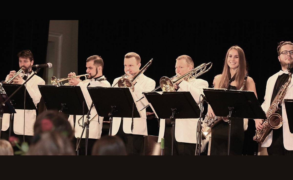 Ples, Společenský areál Mže, Hornická 1695, 34701 Tachov, pátek 12. 5. 2023 od 20.00. Taneční kurz * zima-jaro 2023