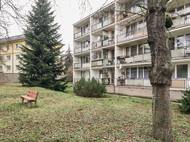 Lodžie byly poměrně úzké a nedaly se smysluplně využít. Byly navíc rozdělené příčkami na dva menší celky.