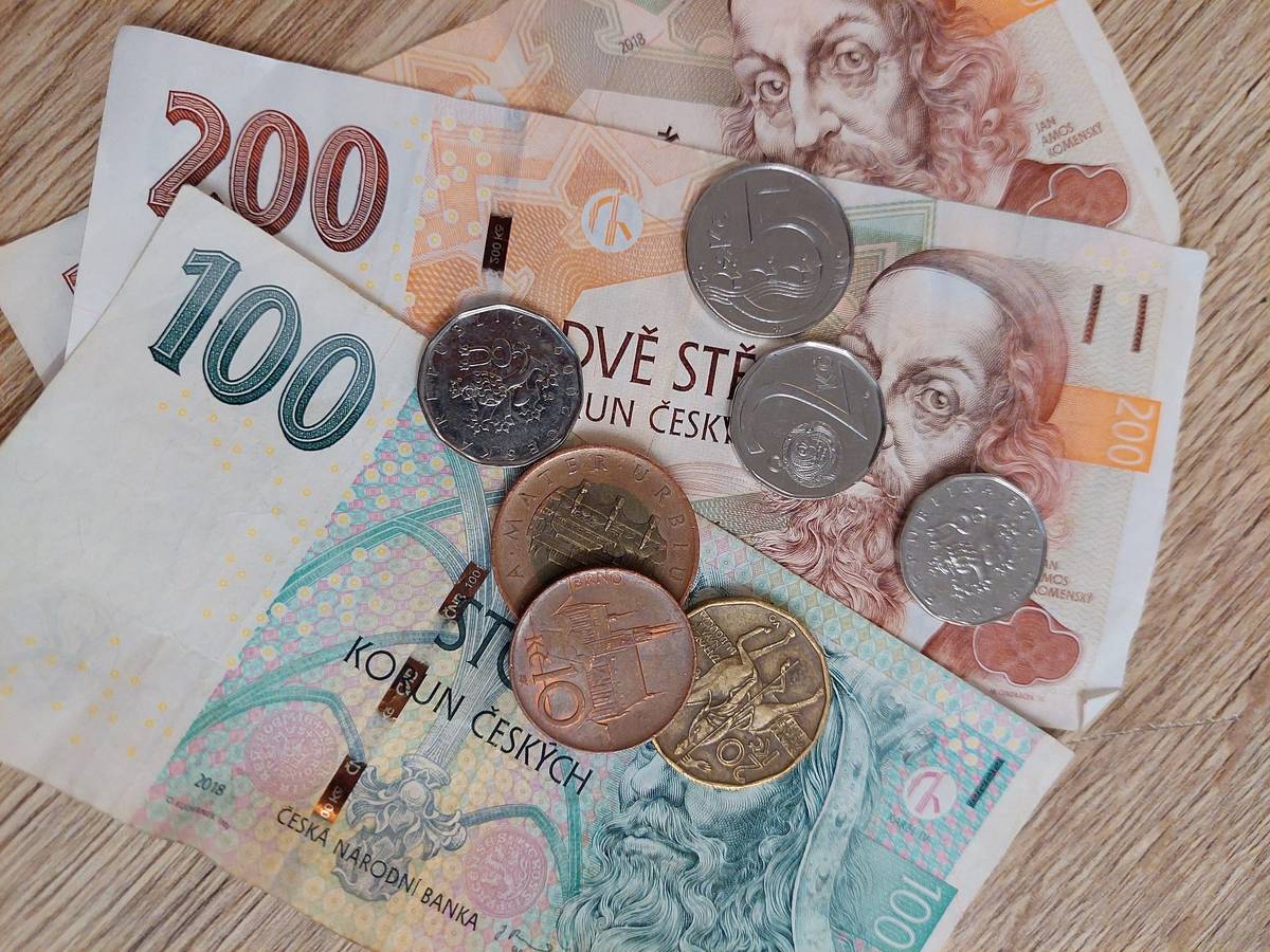 POSLEDNÍ HOTOVOSTNÍ PLATBY DO POKLADNY MĚSTSKÉHO ÚŘADU





Upozorňujeme na blížící se klíčový termín hotovostních plateb na Městském úřadě před
koncem roku 2023.




➢ Poslední termín pro hotovostní platby v roce 2023 je středa 27. prosince 2023.
➢ Pokladna Městského úřadu bude otevřena do 16:00 hodin.
➢ Po tomto datu nebudou hotovostní platby akceptovány až do nového pracovního roku.



UPOZORNĚNÍ NA SPLATNOST POPLATKU ZA ODPAD





Dovolujeme si vás informovat o důležitém termínu týkajícím se poplatku za odpad pro rok 2023. Poplatek je splatný do 31. ledna 2024




Bezhotovostní platby lze provést převodem na účet 234 086 011/0300.
K identifikaci plátce použijte své rodné číslo nebo již vygenerovaný variabilní symbol. Poplatek lze také uhradit osobně v pokladně na městském úřadě.
Děkujeme, že nám pomáháte udržovat město čisté a zdravé.