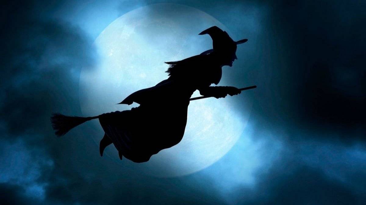 Zveme vás hřiště u hasičské nádrže na tradiční pálení čarodějnic.
Stánek bude otevřený pod vedením naší hospůdky.