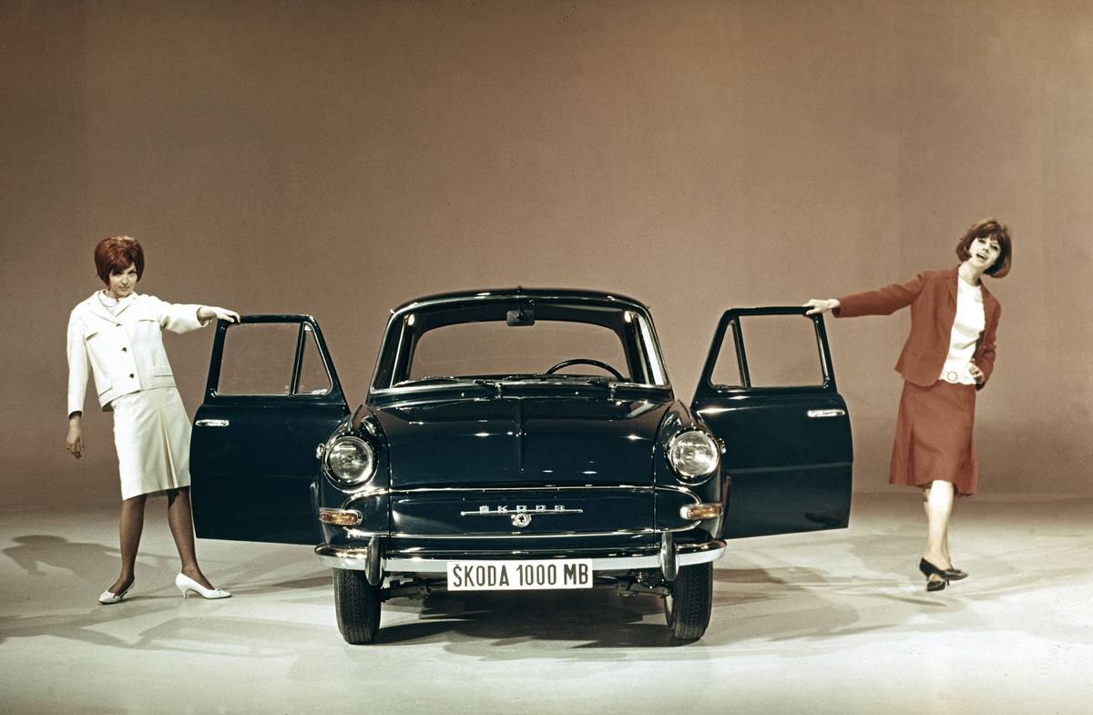 Pro příklady změn jmen nových aut netřeba chodit nikterak daleko. V roce 1964 totiž Škoda představila model 1000 MB, který byl v tu dobu revoluční a v Mladé Boleslavi pro něj vznikl i nový výrobní závod. Původně se však vůz měl jmenovat Favorit po vzoru předválečného modelu, nakonec ale zvítězilo označení odkazující na objem motoru a místo výroby. Favorit si tak na svou obnovu musel ještě asi 23 let počkat.