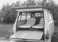 Oproti předchůdcům přestavovaným do sanitního provedení znamenala novinka prostorově i komfortem převozu pacienta značný krok dopředu. Také bylo možné dozadu složit hned dvoje nosítka vedle sebe.