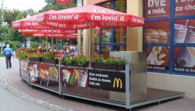 Zlín - Zastupitelstvo města Zlína rozhodlo, že se s účinností od pondělí 1. května 2023 změní sazby poplatku za užití veřejného prostranství a rovněž úlevy o osvobození od poplatku.