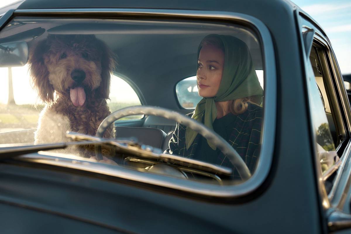 Patrick Walker jako Wakely.