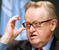 Ve stejný den jako Delors zemřel také rakouský výrobce zbraní Gaston Glock, podle nějž se slavná poloautomatická zbraň jmenuje. Bylo mu 94 let.