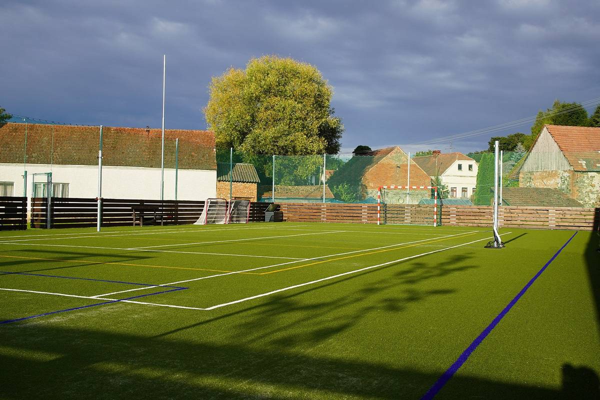 Zapište si důležité datum - sobota 22.6.2024! Pro děti bude nachystaný program k dětskému dni, sportovci a fanoušci se sejdou na nohejbalovém turnaji a večer zveme úplně všechny na večerní zábavu s živou country kapelou! Vše na hřišti. Těšíme se na vás!