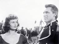 Následují slavné tituly Štěstí být ženou nebo Pýcha a vášeň, kde hraje po boku hvězd svého dětství Caryho Granta a Franka Sinatry. S Grantem (na fotografii) se úzce přátelí, on jí dokonce nabízí sňatek. Ona jej kvůli svému vztahu s Carlem Pontim odmítá.