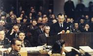 Americký žalobce Robert H. Jackson hovoří před tribunálem 20. listopadu 1945.