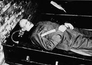 Norimberský tribunál Jodla odsoudil k trestu smrti, rozsudek zněl vinen ve všech čtyřech bodech obžaloby. 16. října 1946 popravčí četa Jodla oběsila. Po vynesení rozsudku prohlásil, že není vinen před Bohem, historií ani německým lidem.