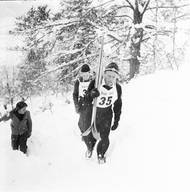 Historie Turné čtyř můstků (německy Vierschanzentournee, závod dlouho nesl také název Intersport turné) se začala psát v roce 1953.