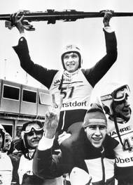 V roce 1988 si dolétl pro celkové třetí místo Jiří Parma (na snímku slaví titul mistra světa o rok dříve v Oberstdorfu), v roce 1990 byl zase František Jež na druhém místě za Němcem Dieterem Thomou. Ježe mohlo hřát i dílčí prvenství v Bischofshofenu.