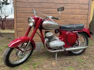 Bude zajímavé sledovat, za kolik se vydraží právě tento kousek. Jde o Jawu 350/361 Sport určenou na export do USA.