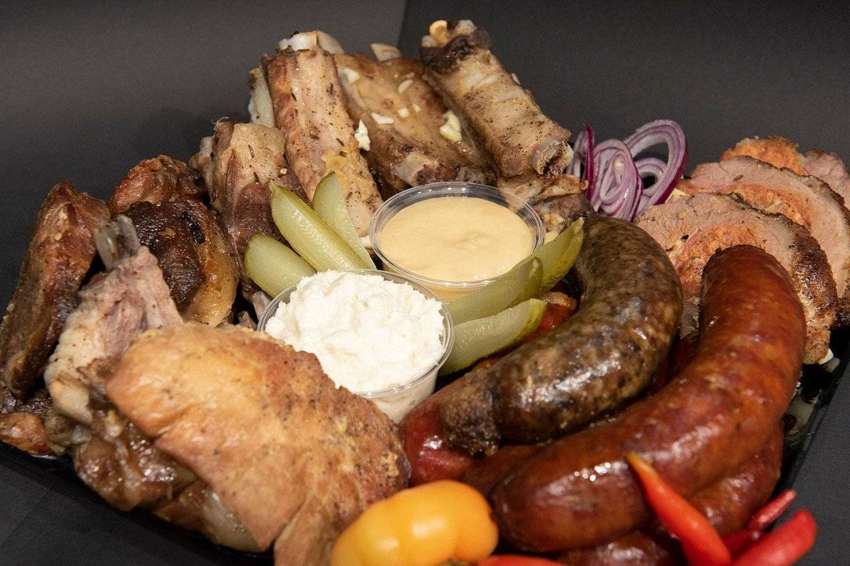 Vážení občania.
Pozývam vás na  ochutnávku zabíjačkových špecialít v sobotu 10.2.2024 od 16.00 do sály kultúrneho domu. V ponuke budú tradičné zabíjačkové jedlá. Samozrejme, že nebude chýbať ani výčap.