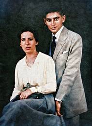Franz Kafka a Felice Bauerová v roce 1917. Kolorovaný snímek.