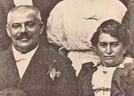 Rodiče Franze Kafky Hermann Kafka (1852-1931) a Julie (1856-1934). Kolorovaný snímek.