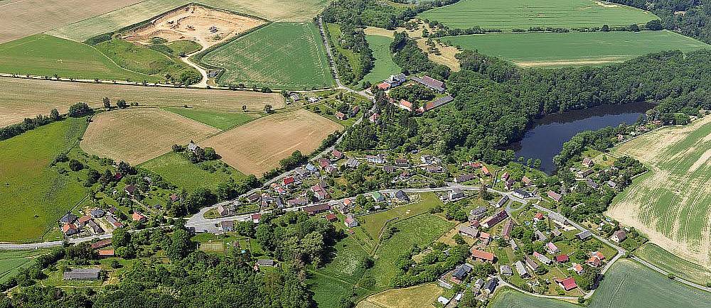 Vážení spoluobčané,
rádi bychom Vás informovali o veřejném zasedání zastupitelstva obce Ujkovice, které se bude konat ve čtvrtek 27. 6. od 17:00 hodin v zasedací místnosti obecního úřadu. Program zasedání naleznete v příloze.
Obec Ujkovice