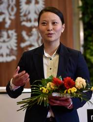 Poslední kategorií je Magnesia Blog roku. Nominováni jsou Do Thu Trang (na snímku) za blog Asijatka.cz, Městská policie Přerov za svou facebookovou stránku a biolog Jaroslav Flegr za rovněž facebookový blog Milý Micíku.