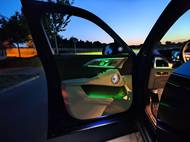 Aby bylo jasné, s jakým obříkem máme tu čest. Škoda Enyaq není malé auto, vedle XM tak ale působí.