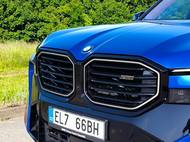 Aby bylo jasné, s jakým obříkem máme tu čest. Škoda Enyaq není malé auto, vedle XM tak ale působí.