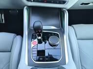 Aby bylo jasné, s jakým obříkem máme tu čest. Škoda Enyaq není malé auto, vedle XM tak ale působí.