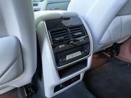 Aby bylo jasné, s jakým obříkem máme tu čest. Škoda Enyaq není malé auto, vedle XM tak ale působí.