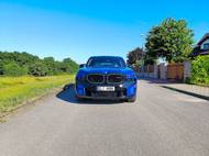 Aby bylo jasné, s jakým obříkem máme tu čest. Škoda Enyaq není malé auto, vedle XM tak ale působí.