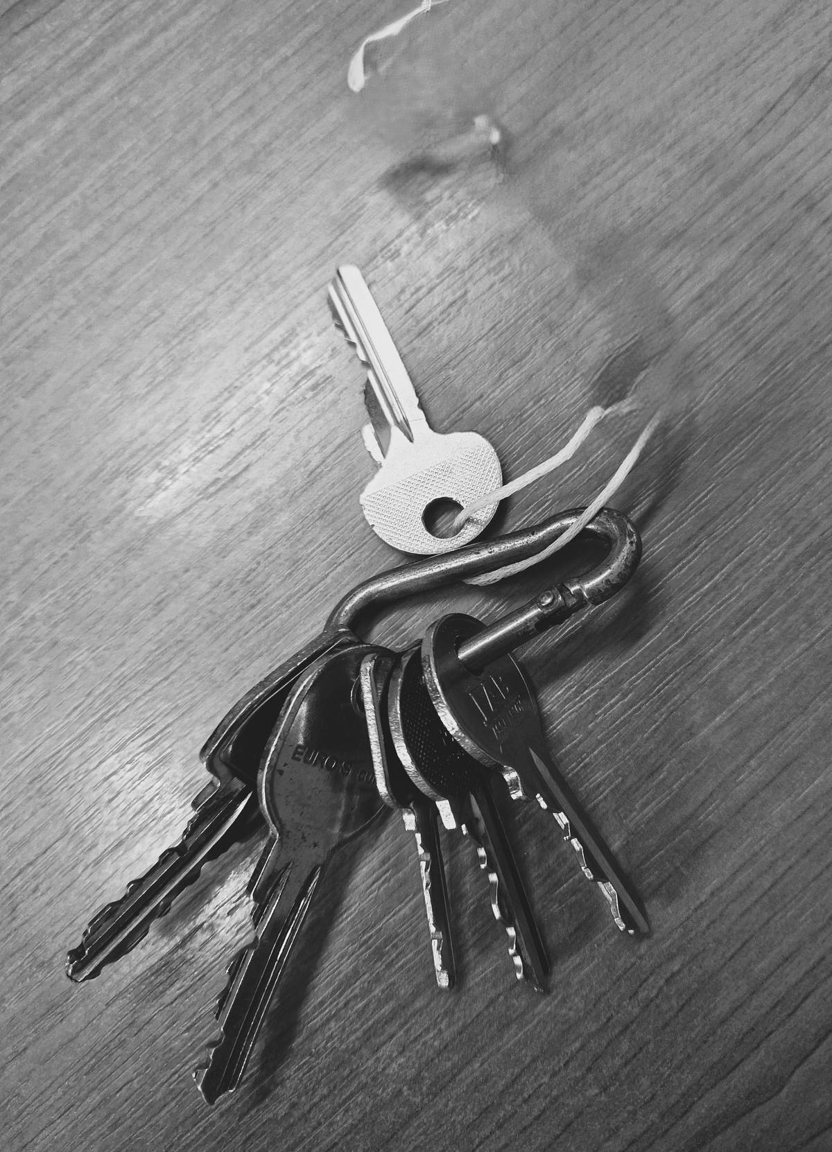 ❗Ztráty a nálezy❗🔎🔑🗝
Na cestě za poštou do Lipek byly nalezeny klíče. Majitel si je může vyzvednout na podatelně Městského úřadu Chrast.