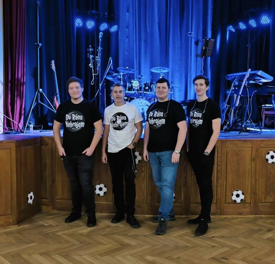 PIVNÍ SLAVNOSTI 2024 a DO RÁNA NEHRAJEM
 
Na našich slavnostech opět vystoupí místěn dobře známá kapela DO RÁNA NEHRAJEM, aneb k pivu a tanci Vám hrají Tačudovi kanci!
 
 
https://www.facebook.com/people/Do-R%C3%A1na-Nehrajem/100095289183096/?paipv=0&eav=AfYkaJLmZmT8ZCc-y58RBiswK1Vart92E-MizInr8Lgc7d5WaXVcjHyT9dSGspCFSjU&_rdr