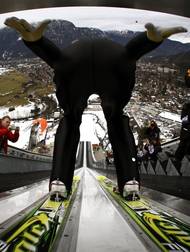 Po Ahonenovi odstartoval Wolfgang Loitzl na Turné sedmiletou nadvládu rakouských skokanů.