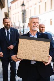 Prezident Hrzánský palác, z kterého se nyní stěhuje na Hrad, využíval od přelomu ledna a února.