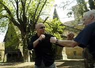 Ve věži je místnost s hodinovým strojem, na střeše věže je vyhlídková terasa
s ocelovým zábradlím pravděpodobně z druhé poloviny 19. století.