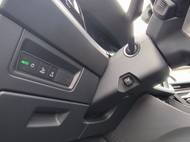 Seřízení polohy volantu probíhá elektricky.