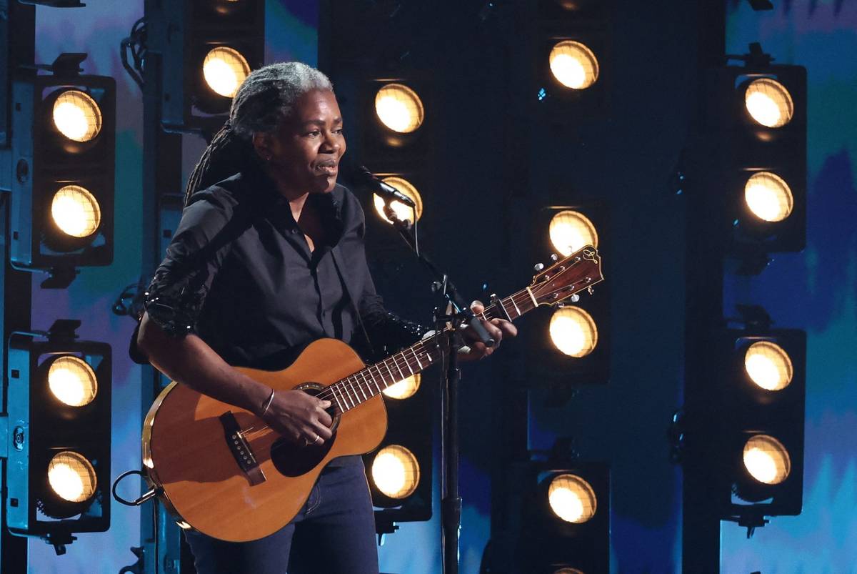 ... Tracy Chapman, která nevydala desku od roku 2008...