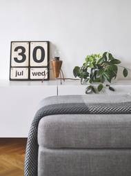 Prvky retra se objevují i v ložnici.