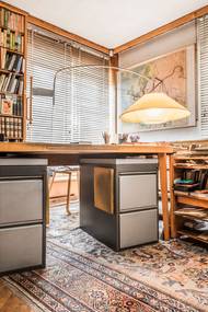 "V pracovně je přibližně tři tisíce knih. Především jsou to mapy, slovníky a encyklopedie. Téměř ve všech najdete poznámky, vpisy nebo výstřižky tematických článků," říká Výlupková.