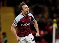 Proti Watfordu ovšem Noble, jenž po sezoně ukončí kariéru, zvýšil vedení londýnského celku na 3:1.