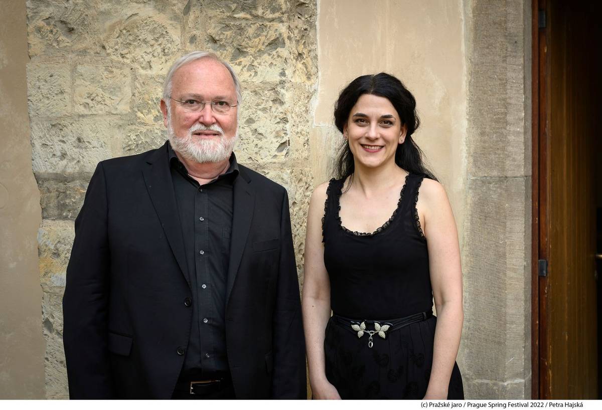 Projekt Breathtaking založili sopranistka Hana Blažíková (vpravo) s hráčem na cink Brucem Dickeym.