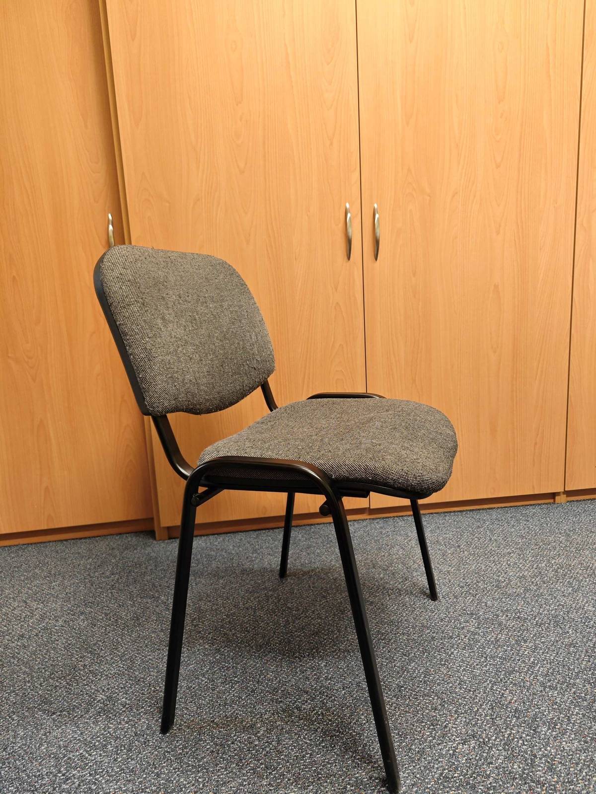 Obecní úřad nabízí za odvoz 9 ks kancelářských židlí. Zájemci se mohou hlásit na tel.č. 608 280 531 nebo starosta@dubne.cz maximálně do neděle 7.4.2024. První zájemce je dostane. Lze i jednotlivě. Kudláčková - starostka