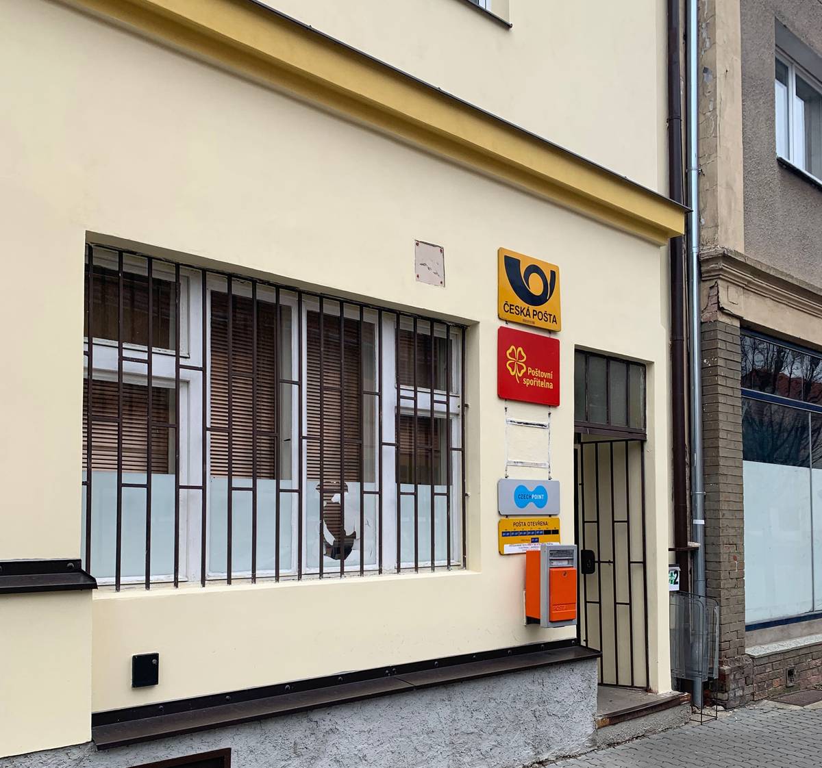 Česká pošta pobočka Libčice nad Vltavou bude mít z provozních důvodů v červenci 2024 upravenou otevírací dobu takto: pondělí a středa vždy odpoledne od 13 do 18 hodin, v úterý, čtvrtek a pátek dopoledne od 8 do 12 hodin.