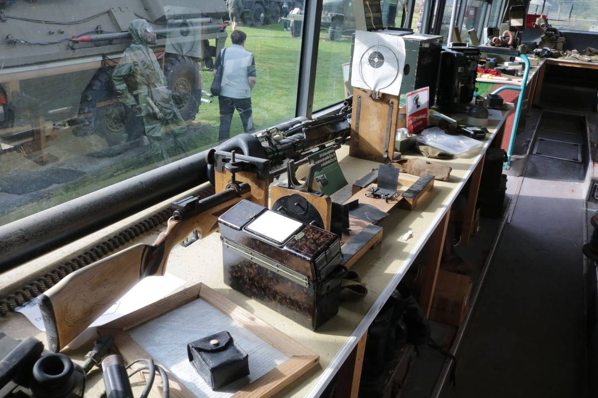 Expozice je sestavena převážně z toho, co lidé skanzenu věnovali.