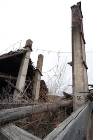 Posudek statika, který má Aktuálně.cz k dispozici, dále říká, že v havarijním stavu jsou i areály zbrojnice, proviantního skladu a vojenské nemocnice.